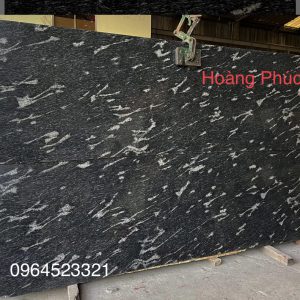 Đá granite black fish nằm ở kho