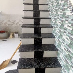 cầu thang Đá Granite Đen Rừng
